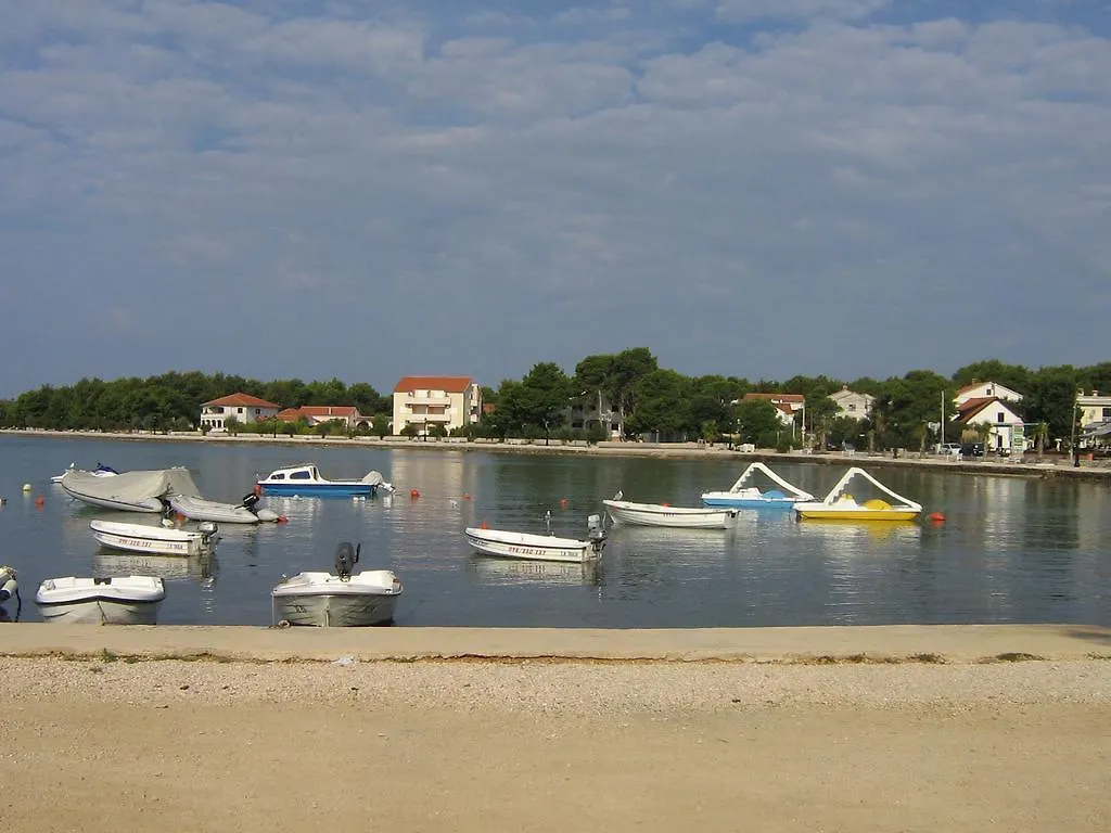 Apartments Vila Afrodita Vir Croatia