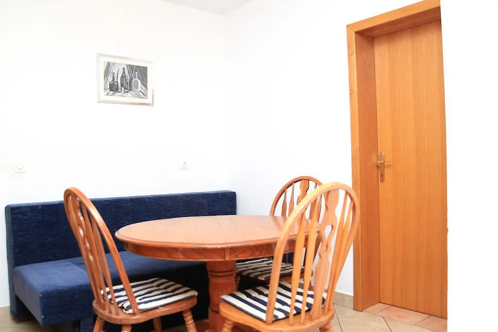 Apartments Vila Afrodita Vir