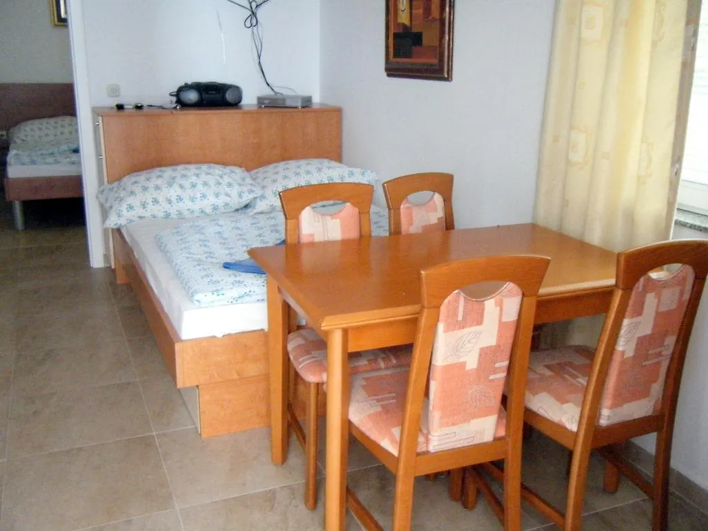 Apartments Vila Afrodita Vir